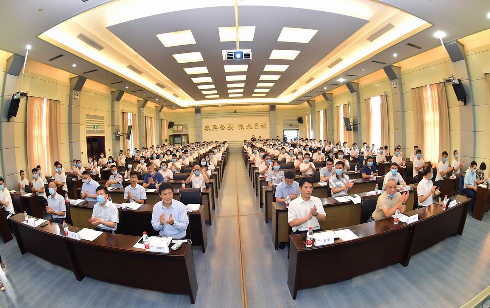 东风商用车有限公司2020年新入职大学生入职培训结业