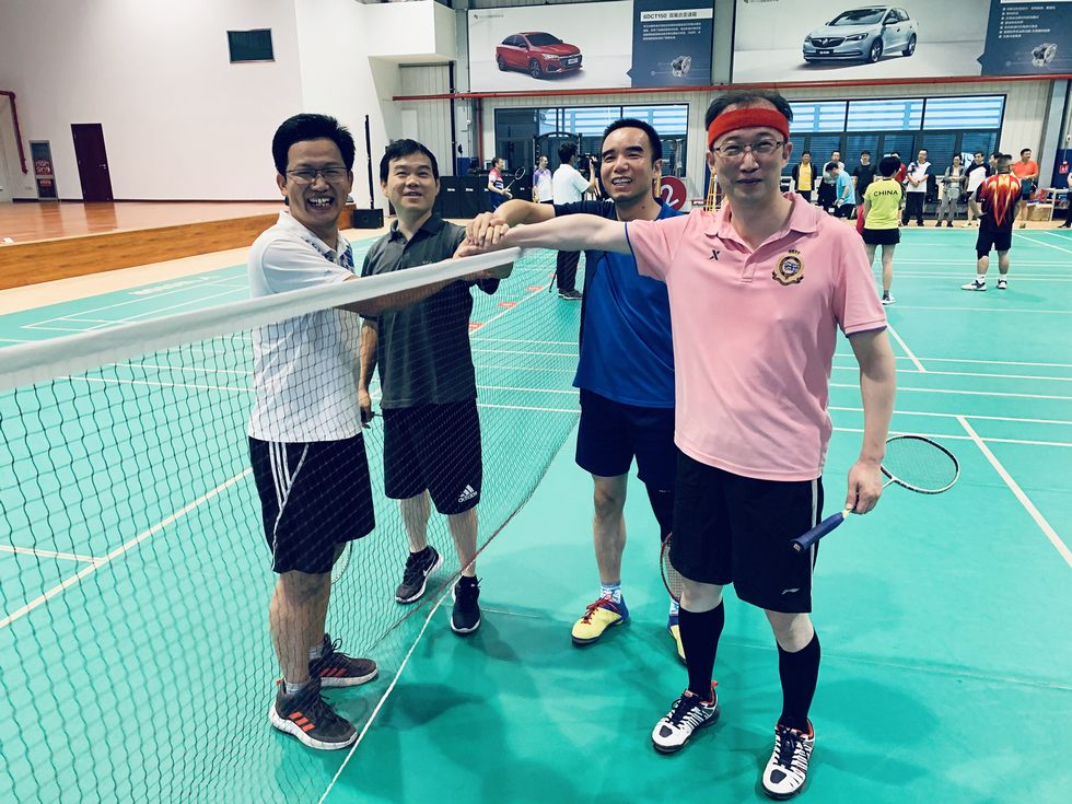 东风公司总部机关员工羽毛球赛精彩上演