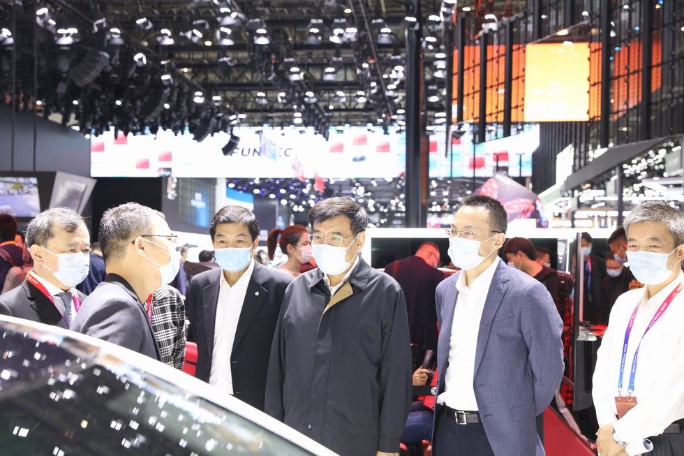 全国政协经济委员会副主任苗圩参观东风馆