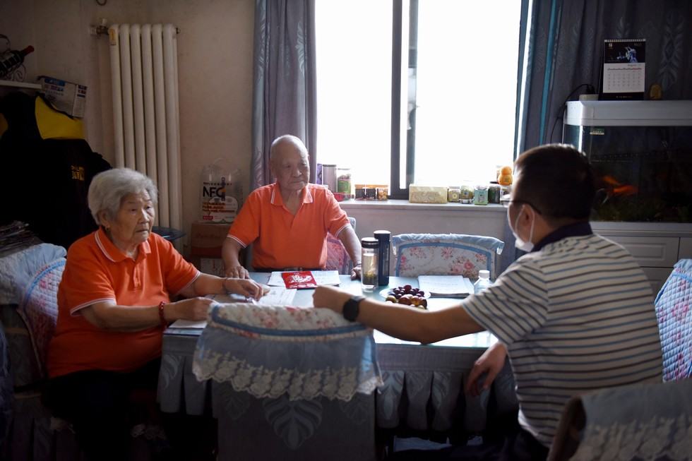 传承抗战精神 东风公司走访慰问抗战老战士