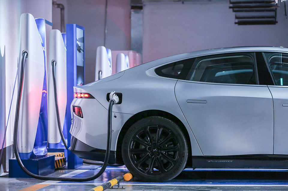 小鹏汽车全国首个新标准超充站落地天津