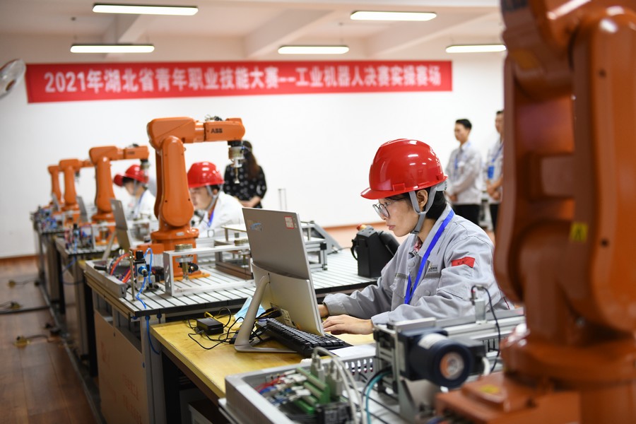 湖北青年职业技能大赛工业机器人决赛举行