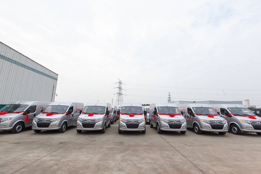 服务体系升级 东风移动服务车投用