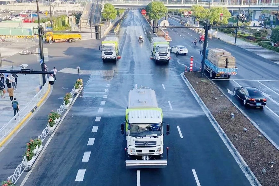 东风商用车环卫车 让进博会更“净”