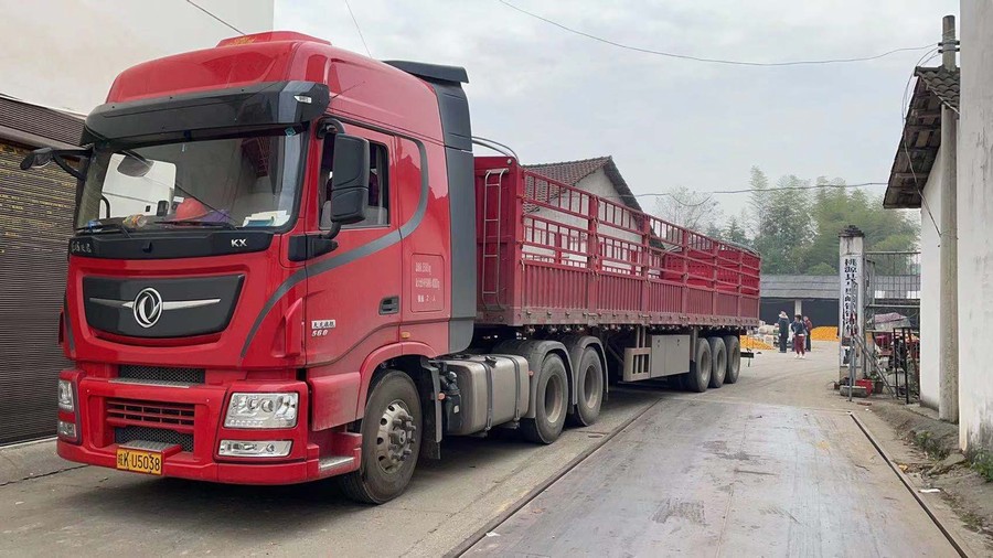 始于“一见钟情” 终于“值得信赖”——“铁粉”王平与东风商用车的故事