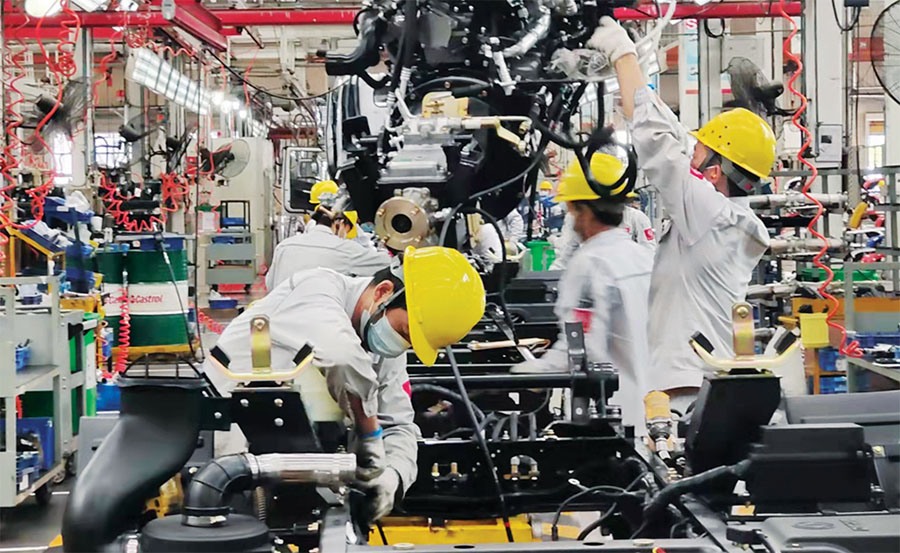 热火朝天干劲足