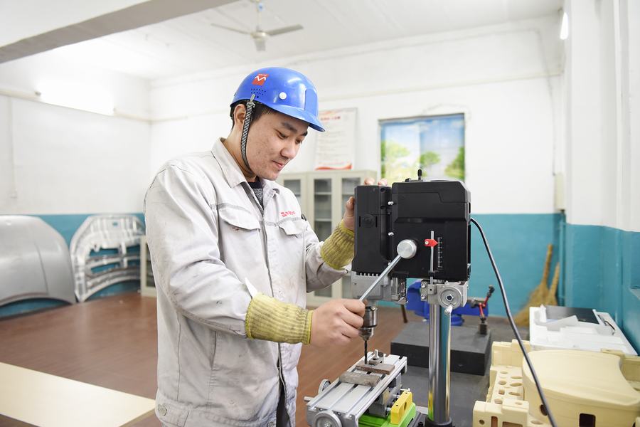 许建：爱岗敬业 不负青春