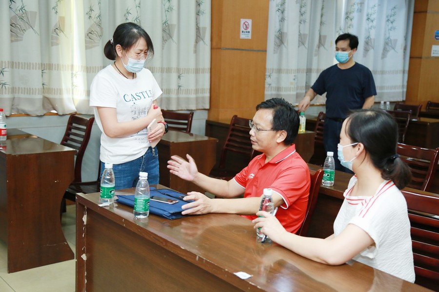 把实事办到员工心坎上