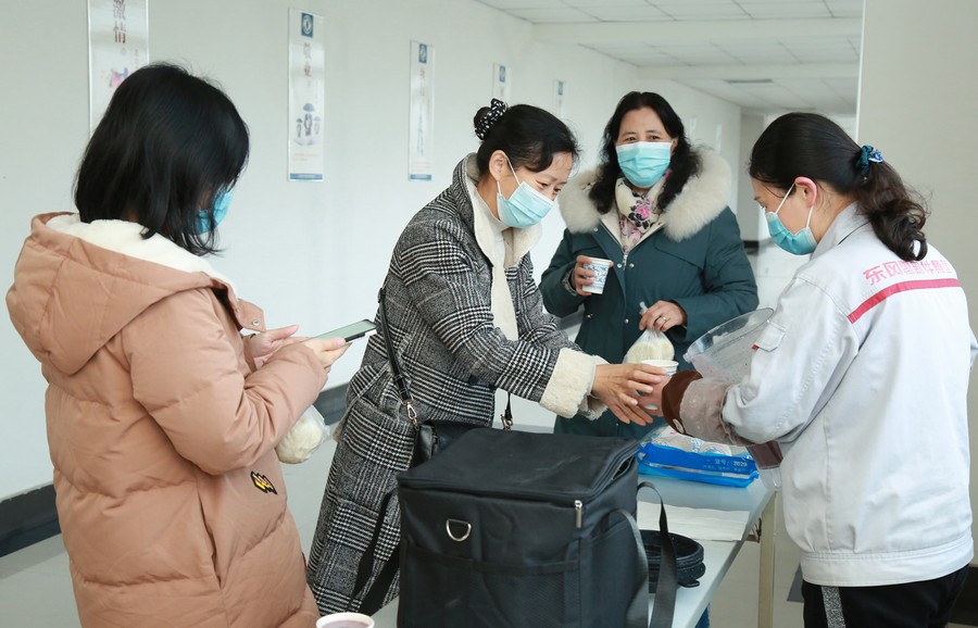 把实事办到员工心坎上