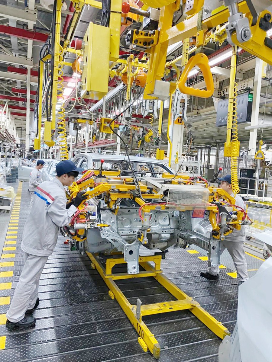 神龙公司:年终冲刺 激战正酣