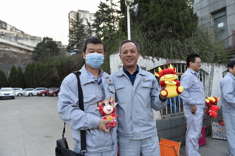 铆足“牛劲”自奋蹄 锚定目标“犇”新程