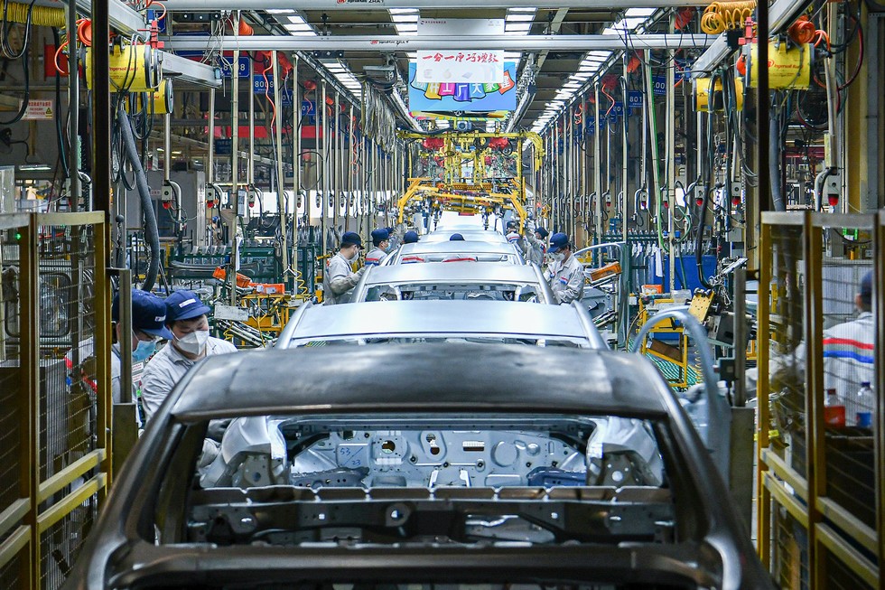 【视觉东风】“五星”品质这样炼成－探访神龙公司武汉工厂焊装分厂