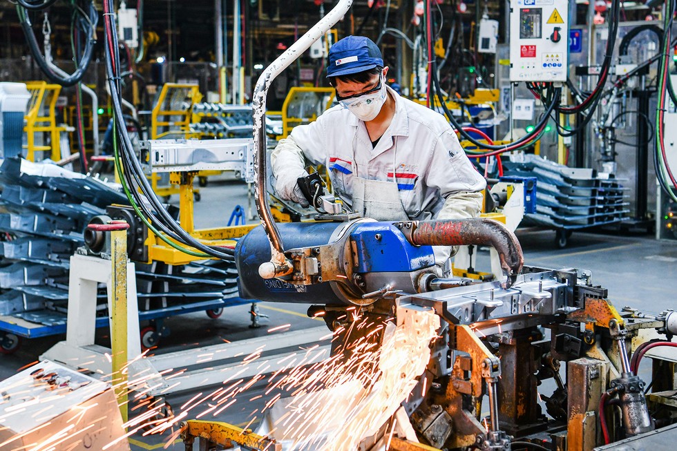 【视觉东风】“五星”品质这样炼成－探访神龙公司武汉工厂焊装分厂