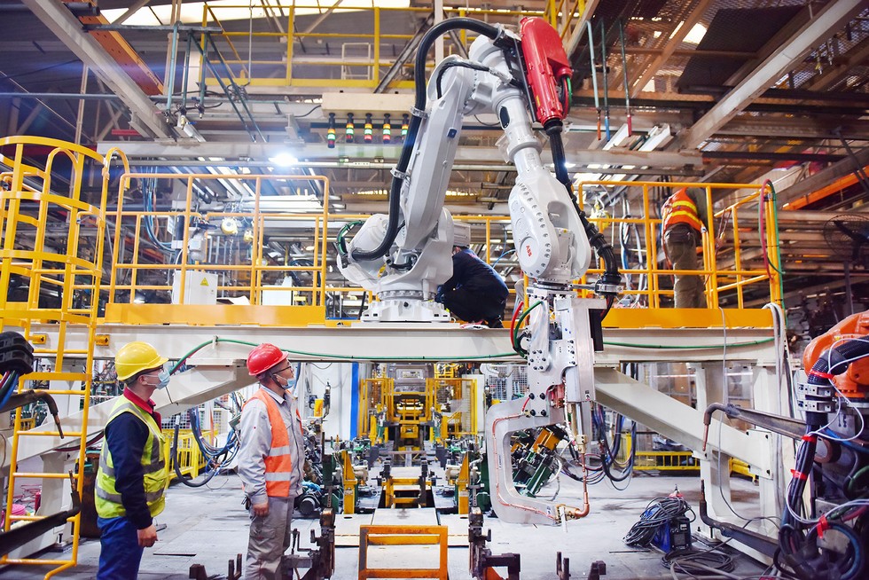 机器人“担纲” 智能制造