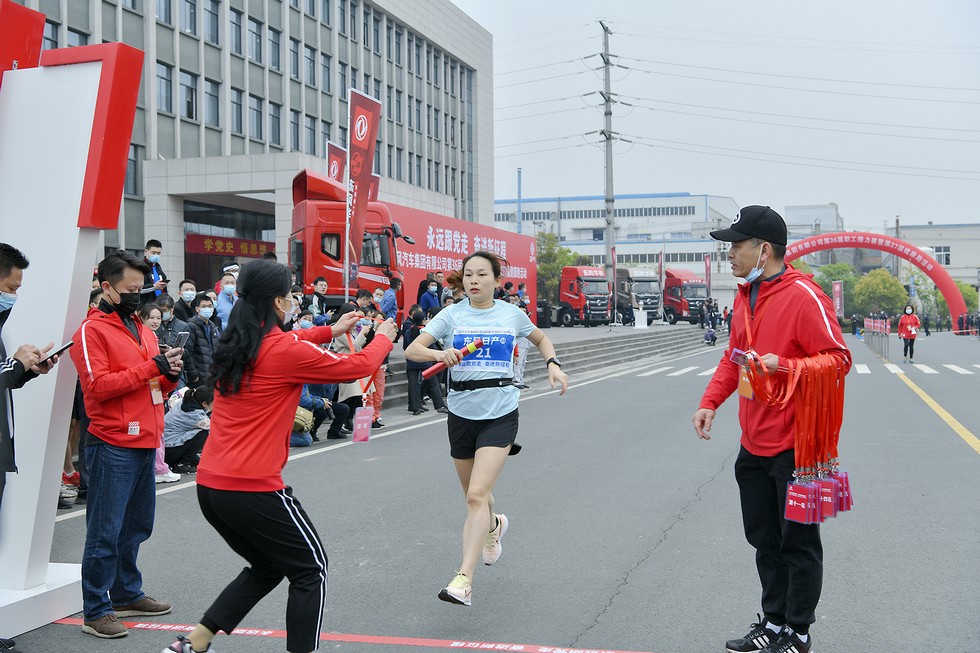 东风公司第36届职工接力赛在十堰举行