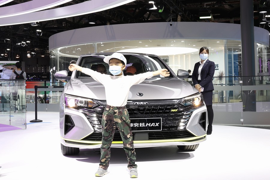 科技感爆棚 东风展台带你穿越未来