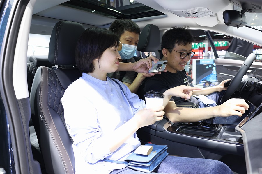 科技感爆棚 东风展台带你穿越未来