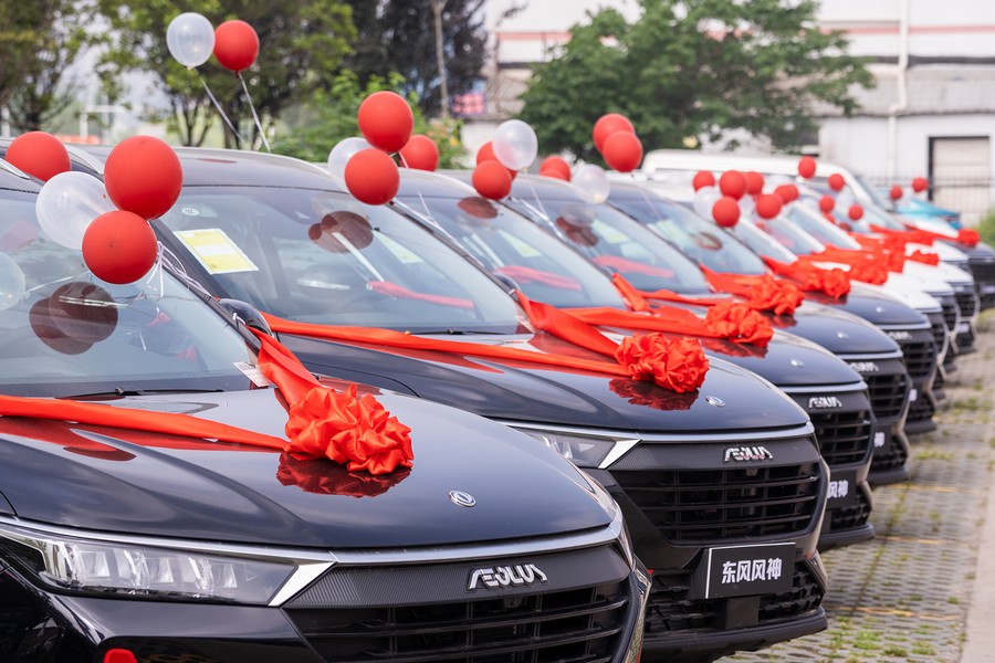 订单不断 百辆东风风神交付