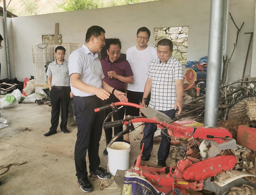 ​【我是党员 我在东风】刘鹏：汗洒脱贫路 再苦再累也值得