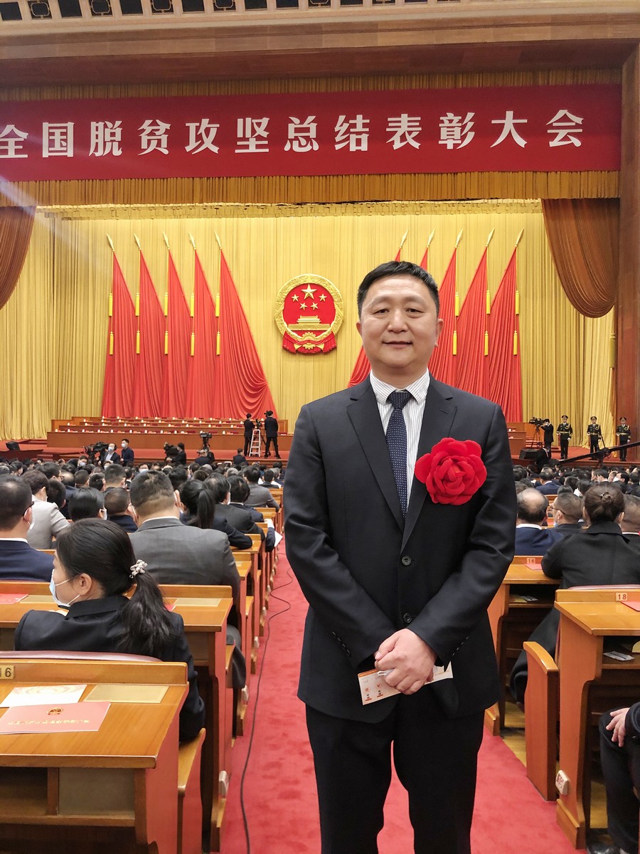 ​【我是党员 我在东风】刘鹏：汗洒脱贫路 再苦再累也值得