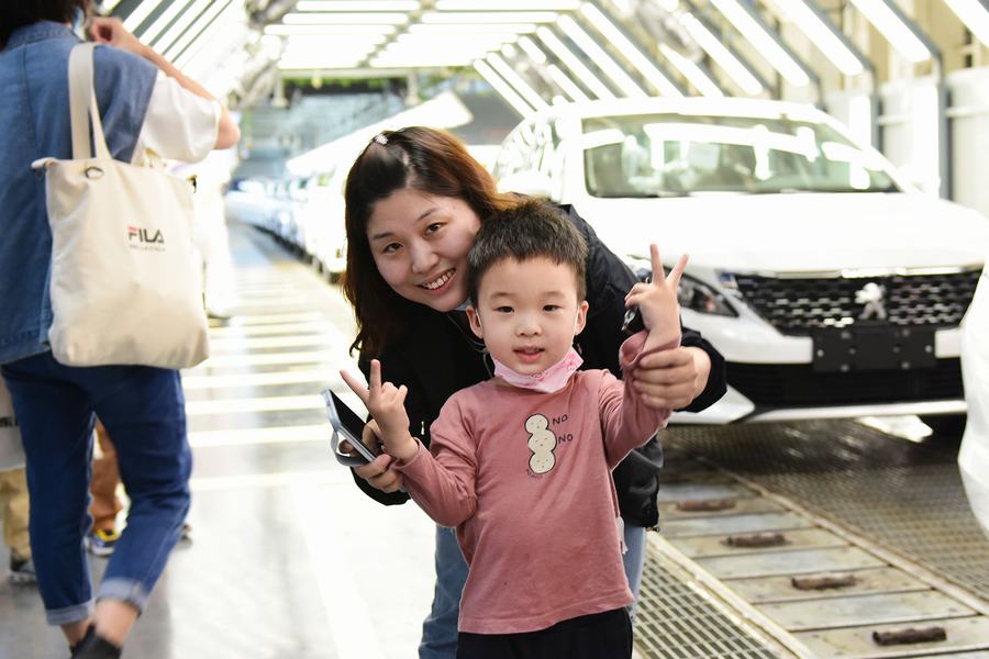 “神龙最大的依靠是员工和家属”