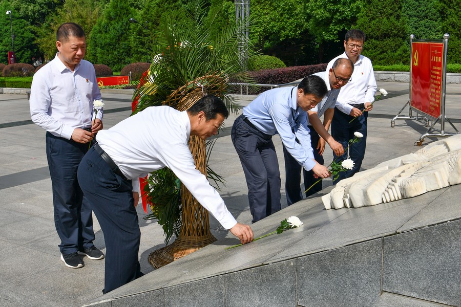 朴诚勇毅 不胜不休－东风公司领导班子党史学习教育专题读书班侧记