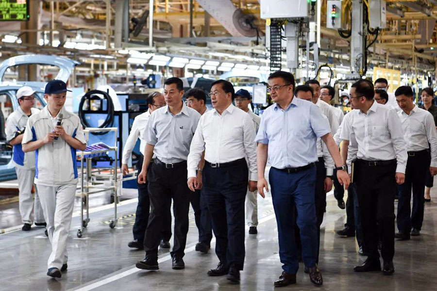 湖北省省长王忠林到东风公司调研