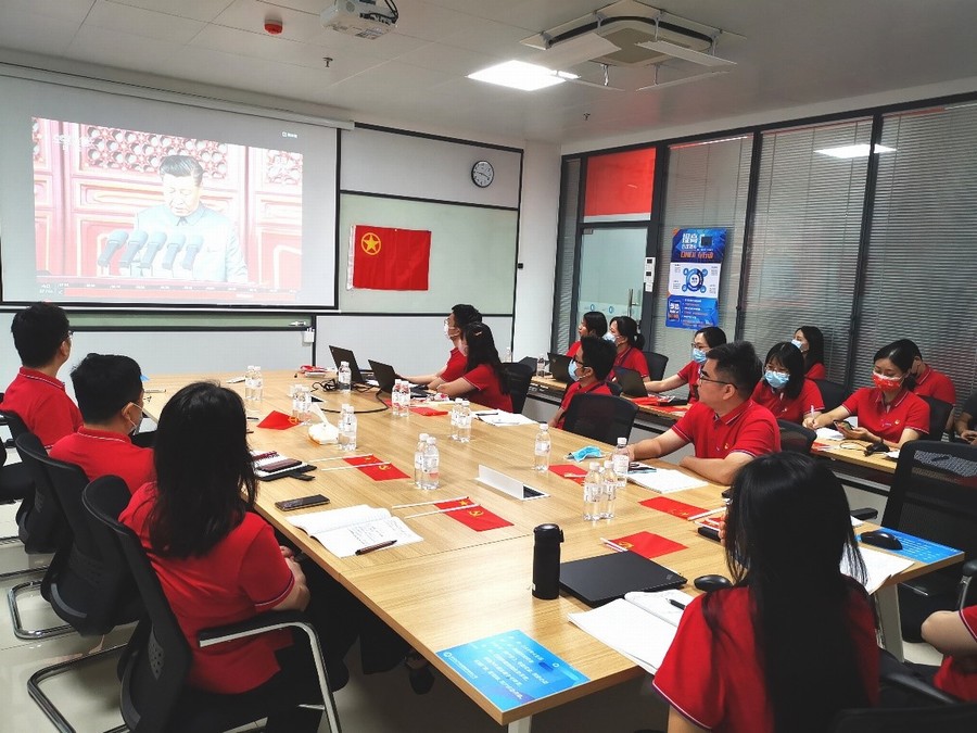 东风公司干部职工积极收听收看庆祝中国共产党成立100周年大会