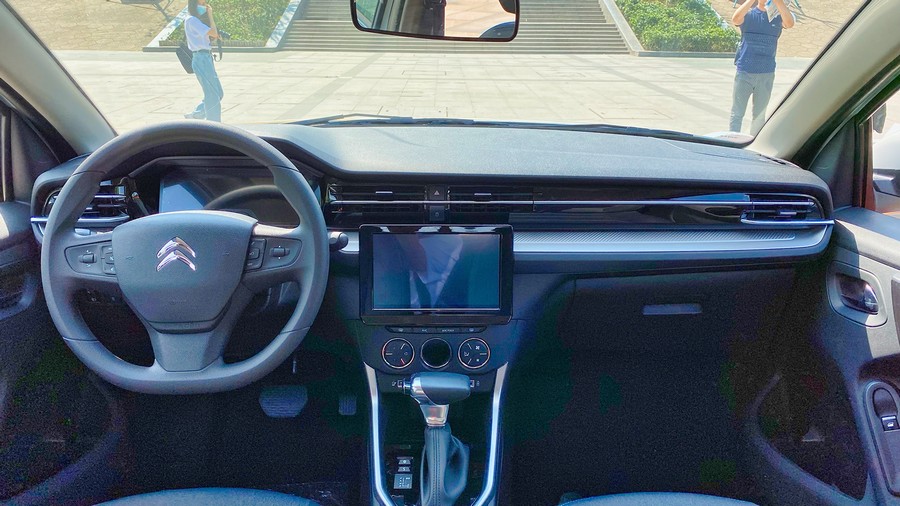 轻松买、安心开、放心用的快乐座驾－东风雪铁龙全新C3-XR焕新上市