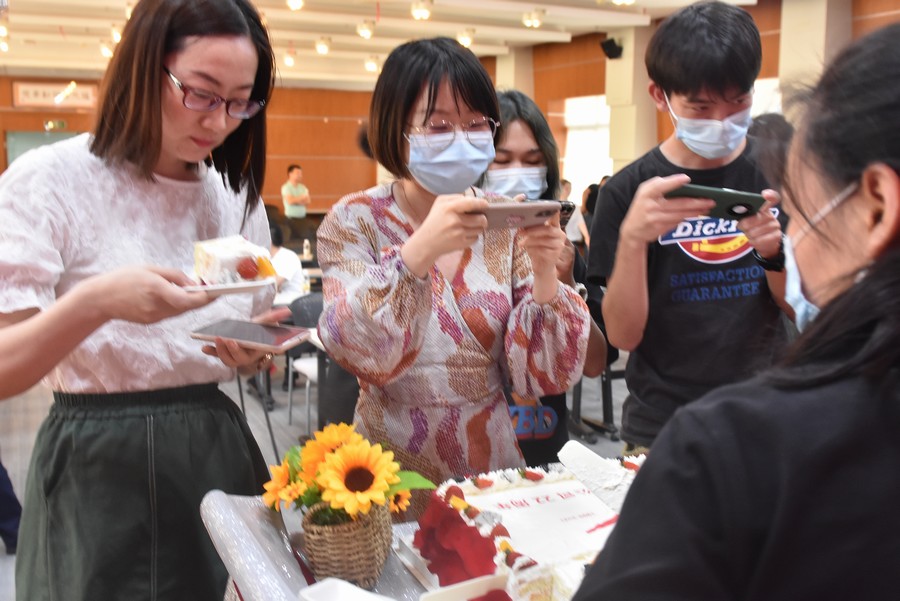 东风汽车股份，22岁生日快乐！