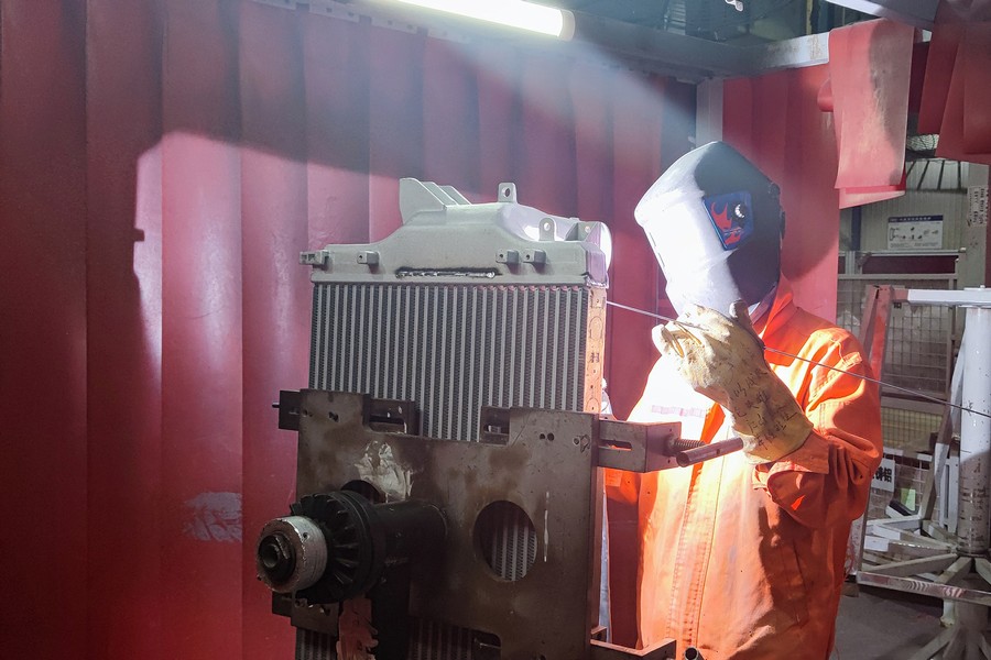 不服“疫”也不服“暑”