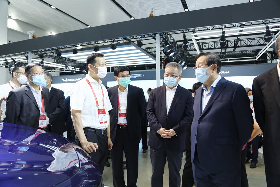 推动新能源汽车产业行稳致远