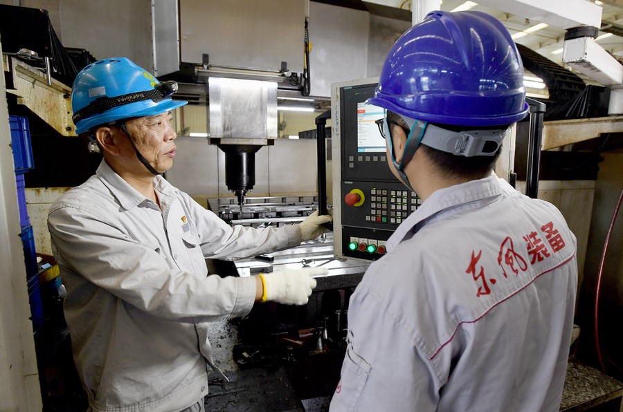 ​​​​​​​​​​​​​​​​​【我是党员 我在东风】刘军荣：技能人才队伍的“