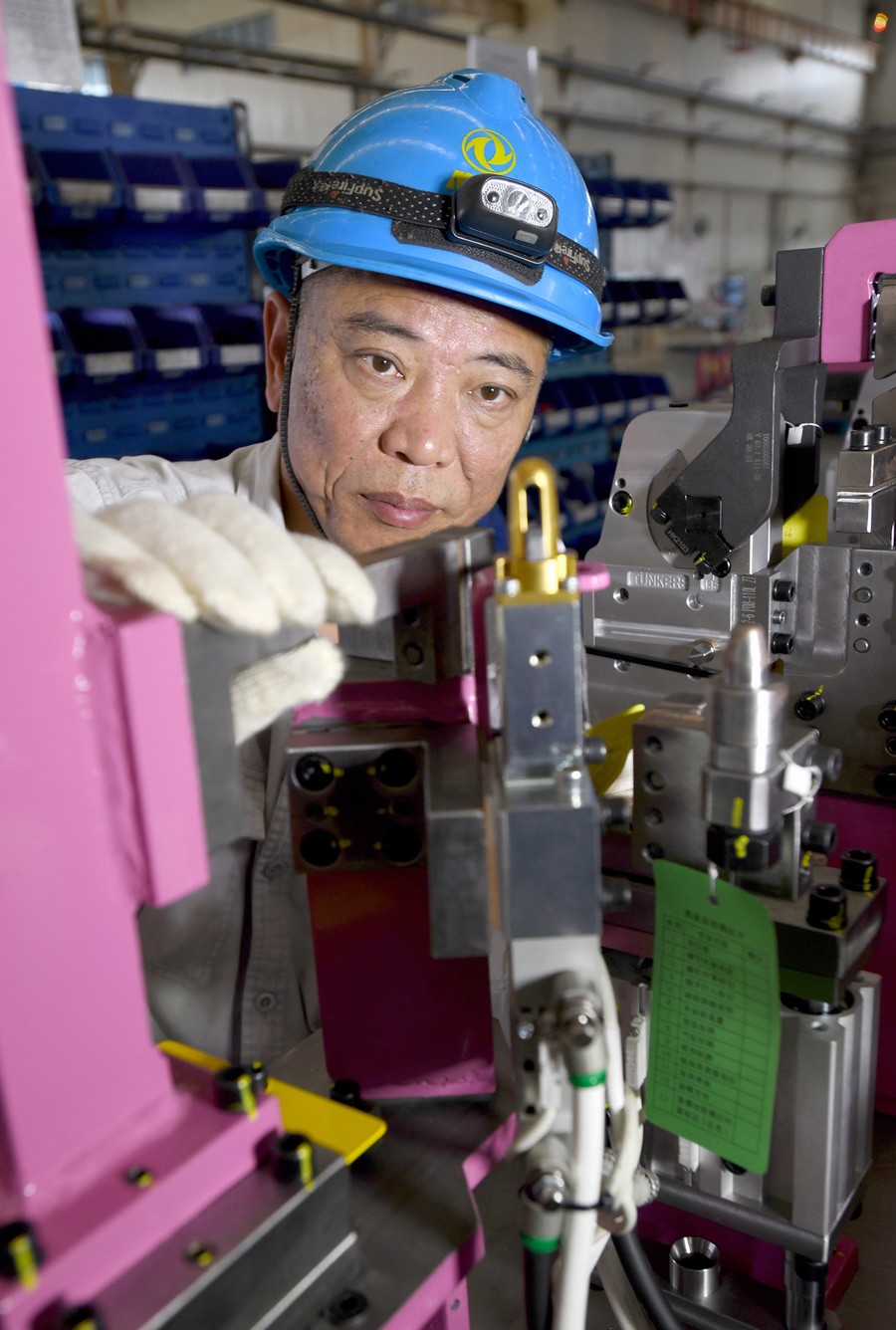 ​​​​​​​​​​​​​​​​​【我是党员 我在东风】刘军荣：技能人才队伍的“