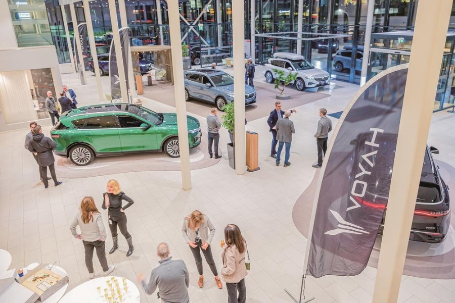 海外首家岚图旗舰店在挪威开业