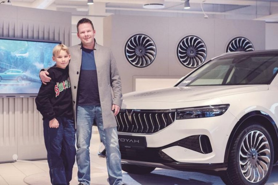 岚图汽车在挪威开启用户交付