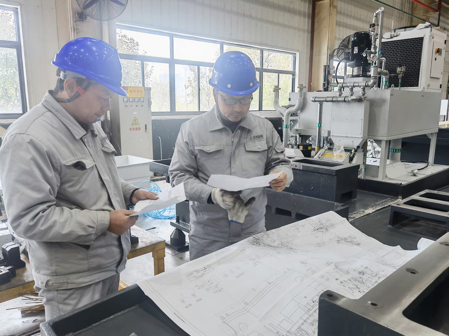 东风设备团队春节假期坚守客户现场，圆满完成项目任务