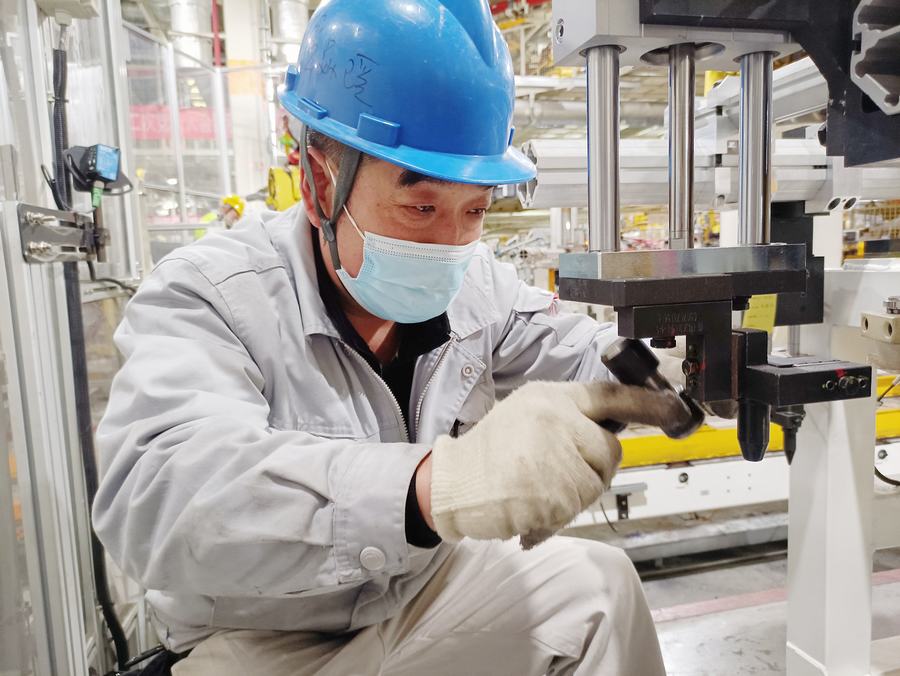 东风设备团队春节假期坚守客户现场，圆满完成项目任务