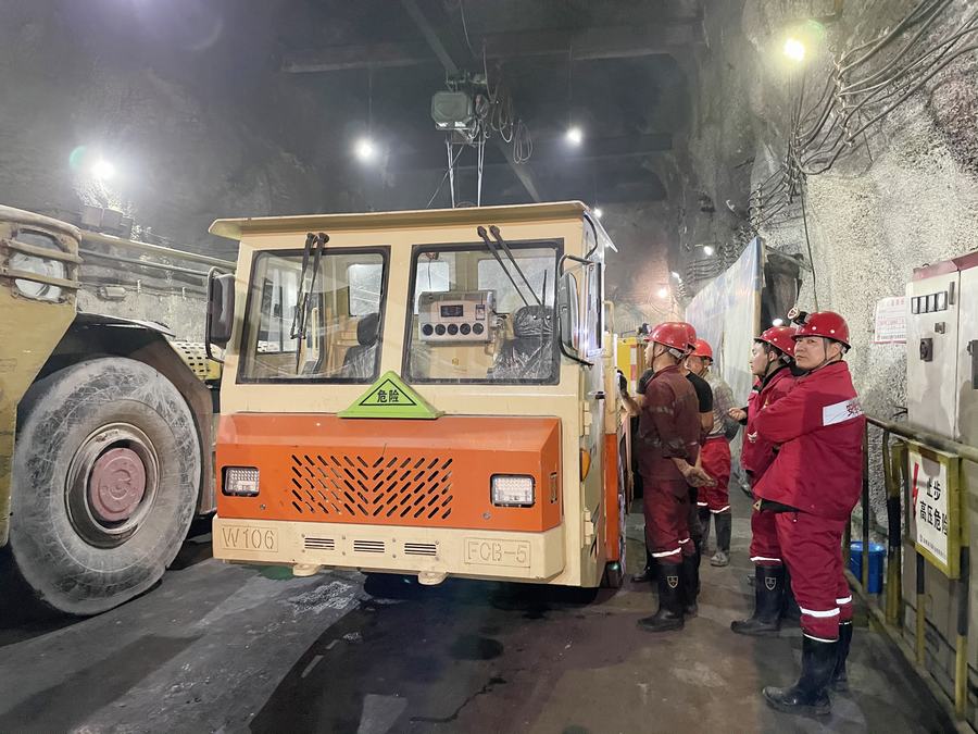 560米矿井下的点赞