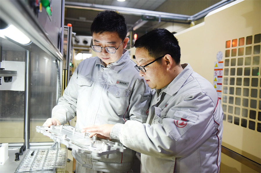 记者探访东风零部件集团通用铸锻分公司生产一线