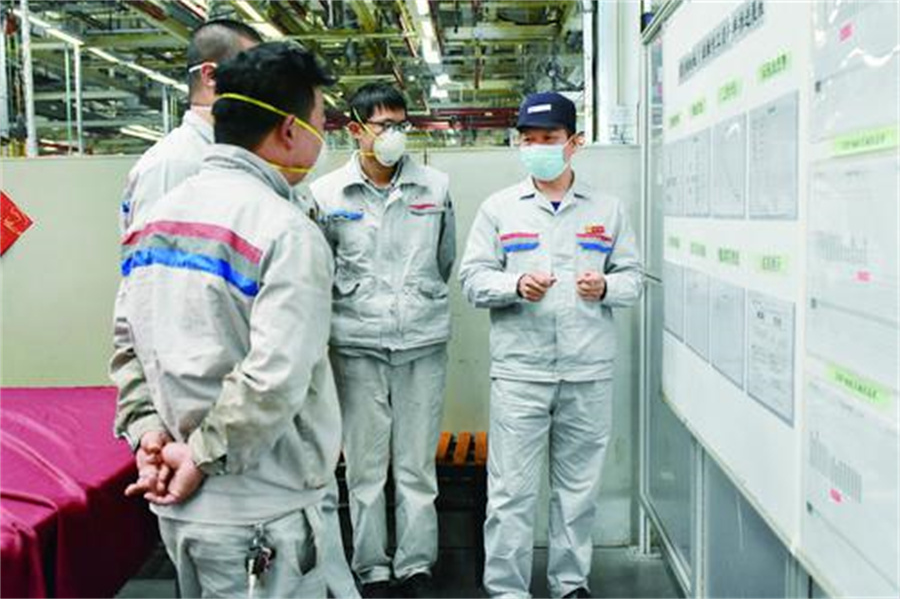 专访全国人大代表、神龙公司武汉工厂焊装钣金工杨祉刚