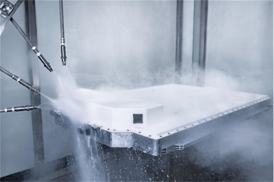 引领民族自主品牌向上 岚图汽车跑出新能源一片“蓝海”