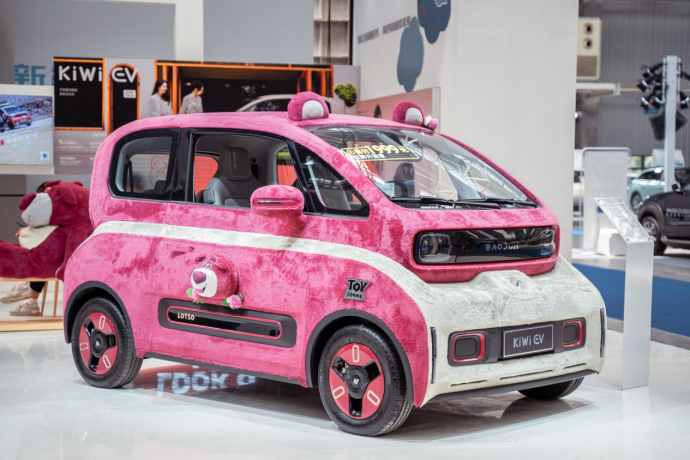 共赴绿色未来 中国五菱新能源亮相2022年新能源汽车下乡首站活动