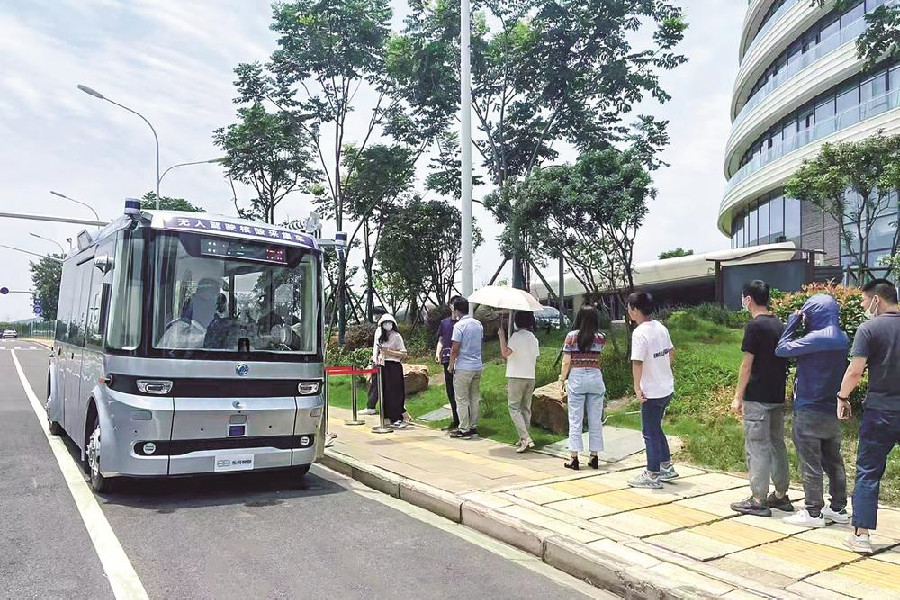 东风悦享无人驾驶核酸采集车来了