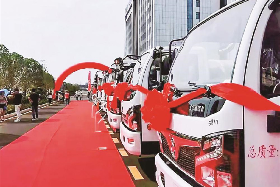 东风汽车股份携手湖北程力集团举办新产品发布会暨现场促销活动