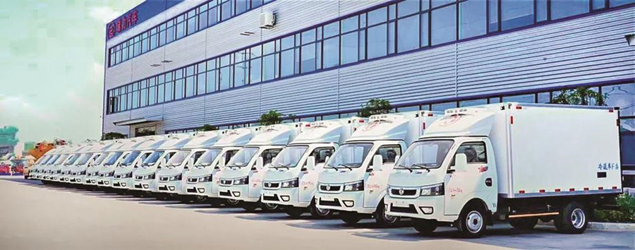 东风途逸冷藏车批量交付甘肃大客户