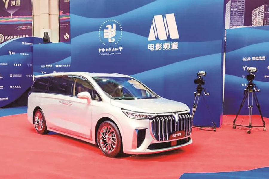 岚图汽车牵手大众电影百花奖