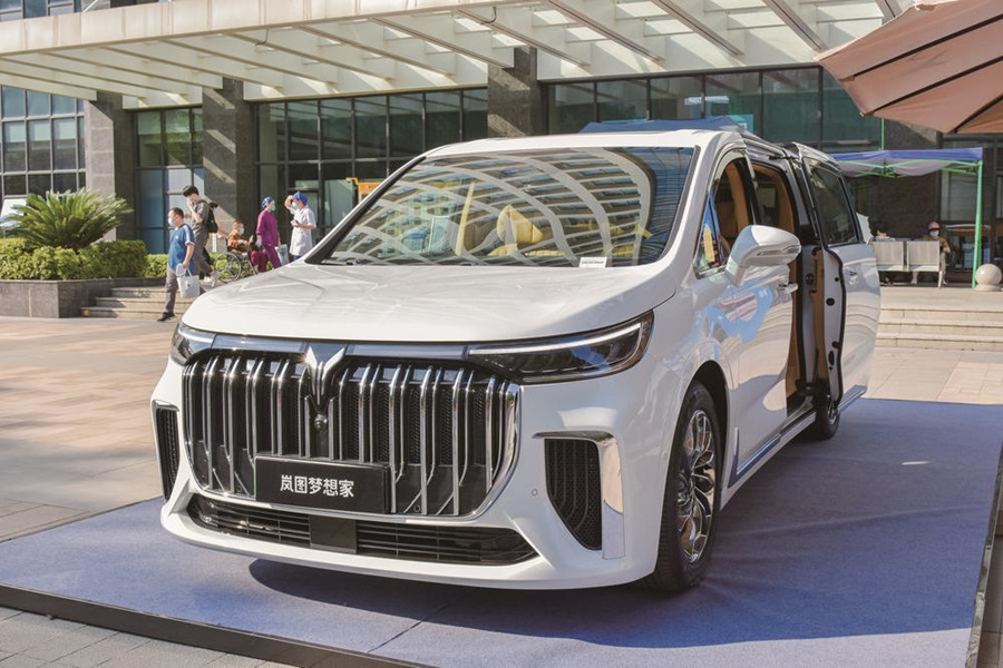 致敬医护 尊享岚图