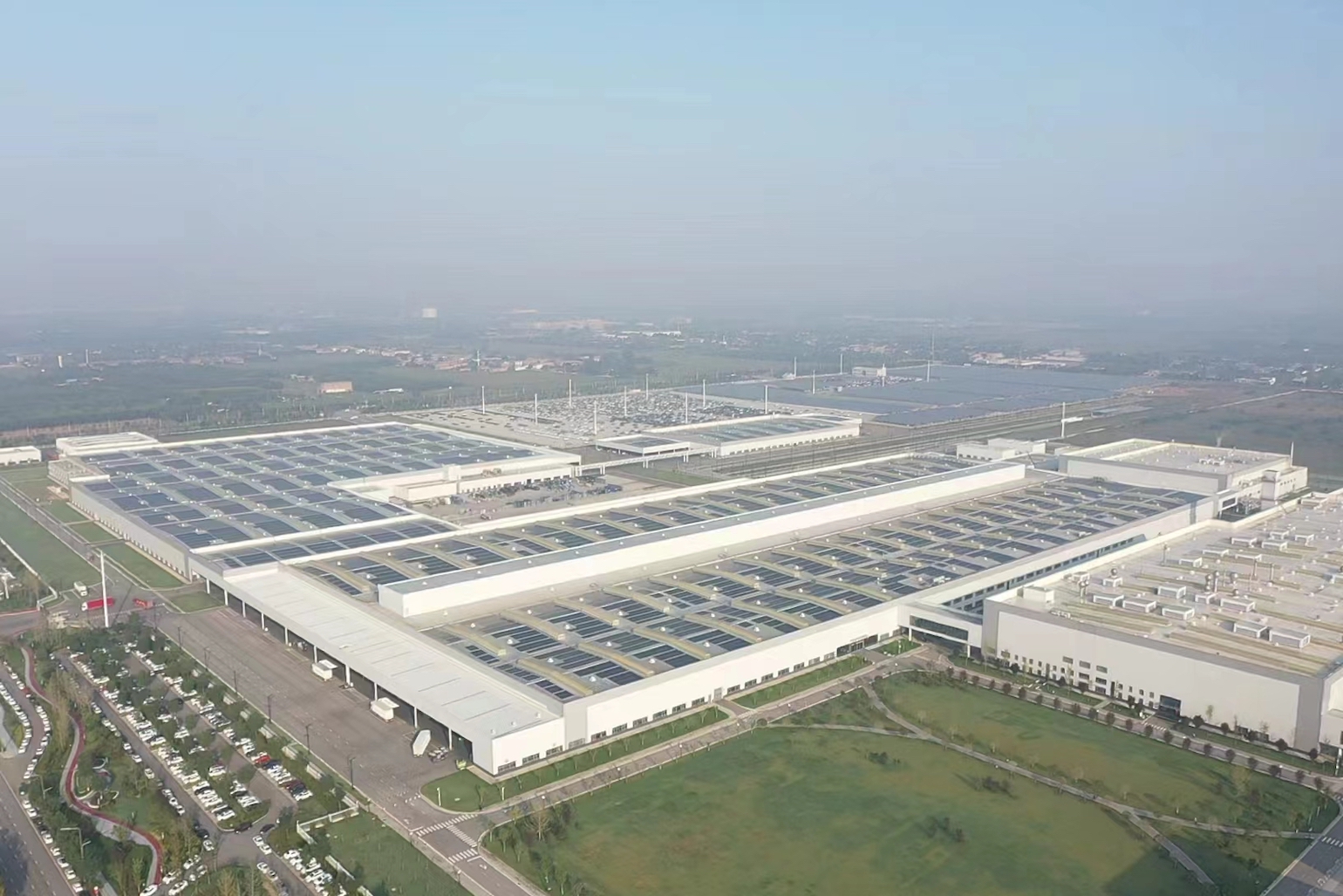 践行零碳目标，吉利西安工厂超级光伏电站建成投用