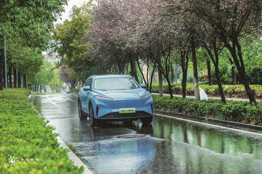 东风风神首款12万级纯电SUV开展示范运营